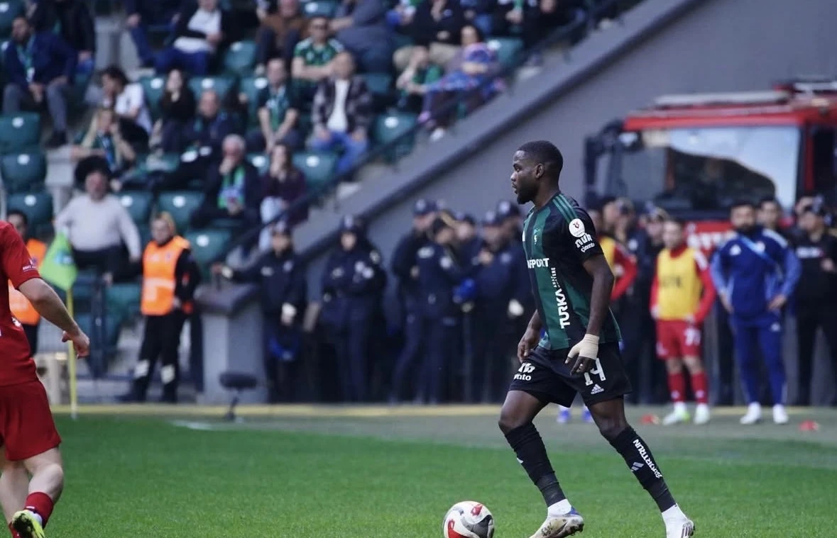 Alanyaspor maçında forma giyemeyecek