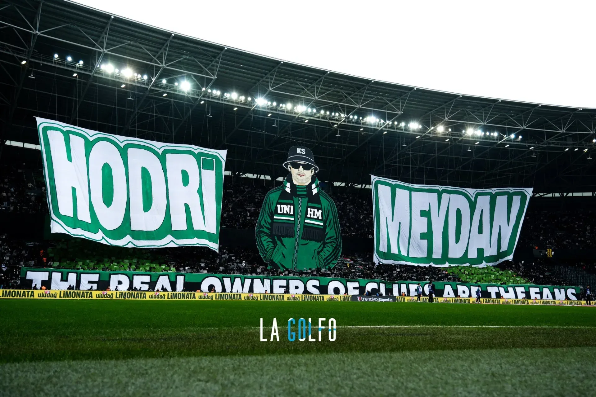 Kocaelispor taraftarından harika görsel şov