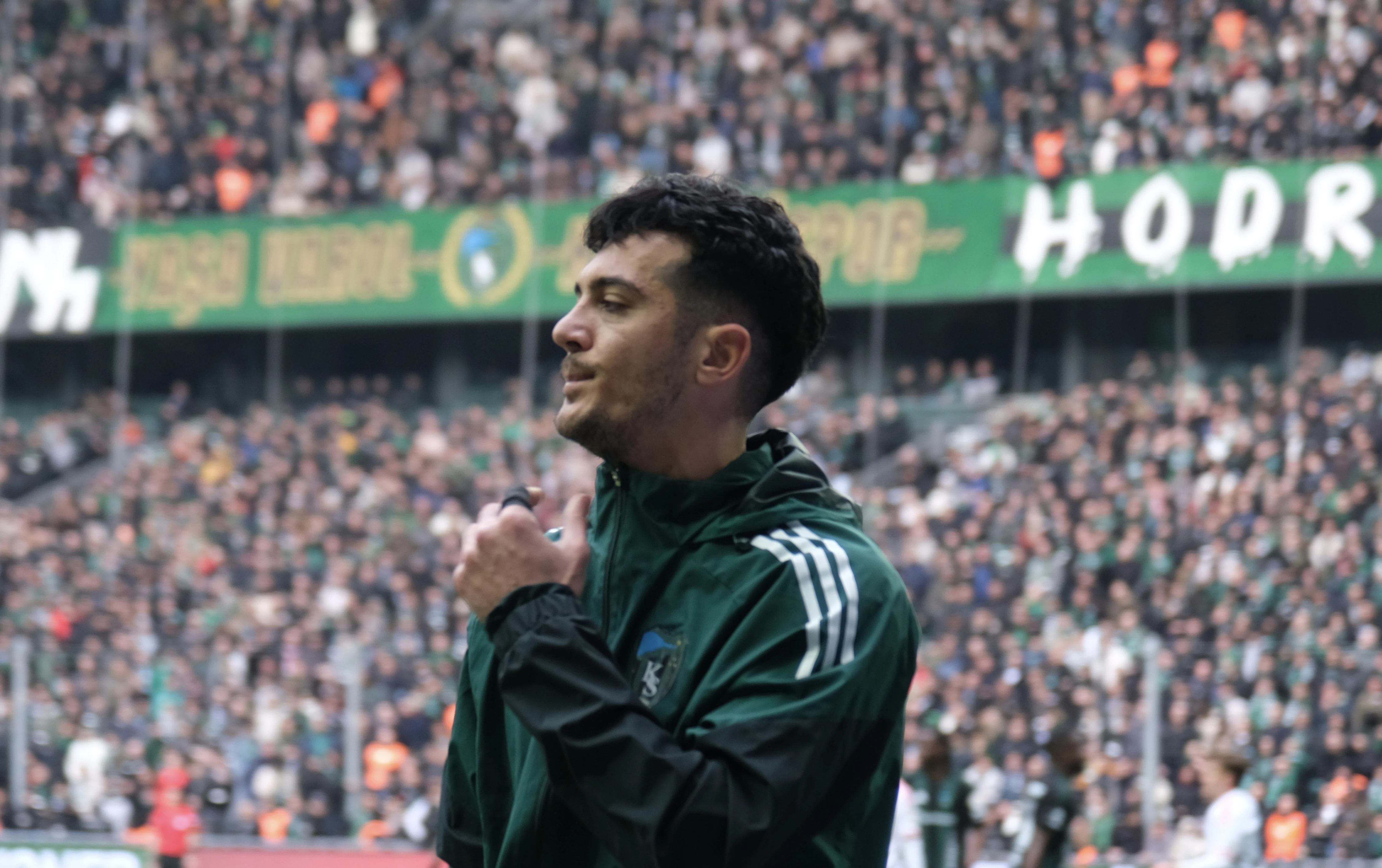 Tribünlerden Tayfur Bingöl’e tepki