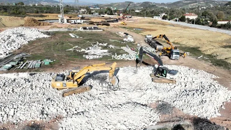 Kocaeli Büyükşehir Belediyesi Kocaelispor tesisleri için çalışmalara başladı