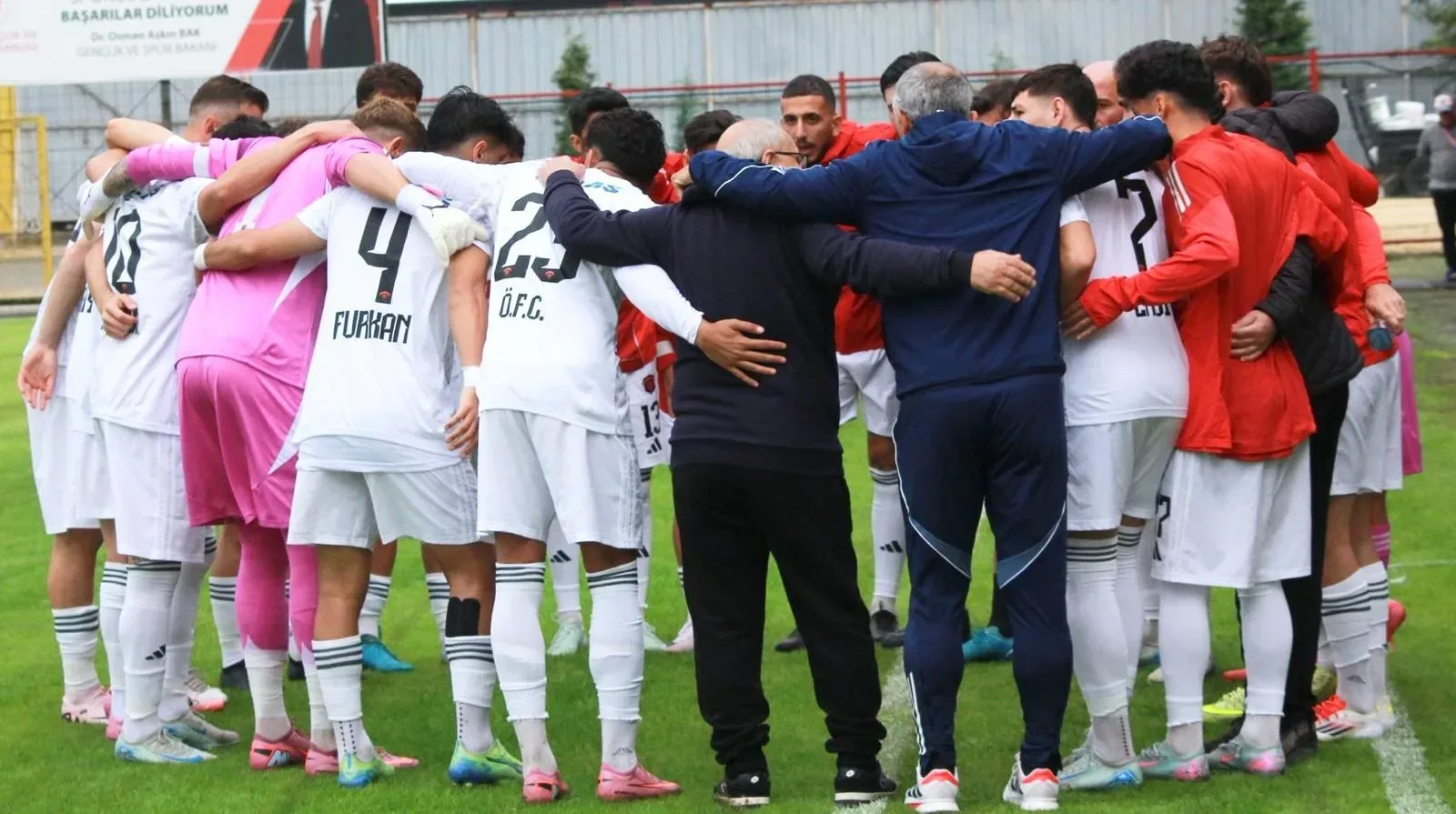Beylerbeyi sahaya çıkmadı, Gölcükspor hükmen galip!