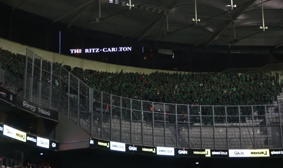 Kocaelispor taraftarı yine yaptı yapacağını