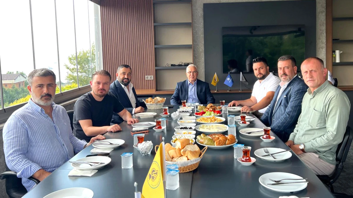Darıca Gençlerbirliği'ne Darıca Kaymakamı Yaşar Dönmez’den ziyaret