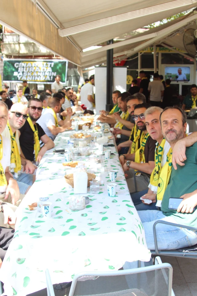 Darıca’da yönetim ve taraftar kahvaltıda buluştu