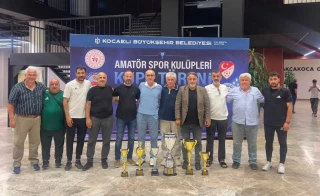 Derince Yavuzspor sezonu 7 kupayla tamamladı