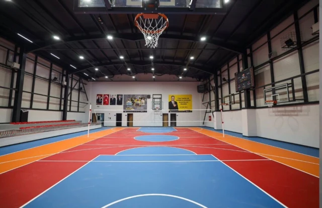 Genc-i Âlâ Kapalı Spor Salonu açılış için gün sayıyor