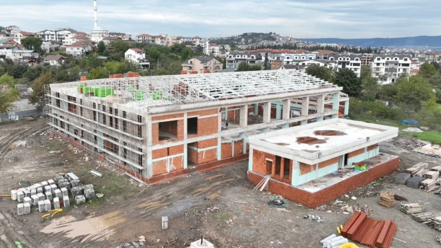 Gölcük Spor Kompleksi şekillenmeye başladı