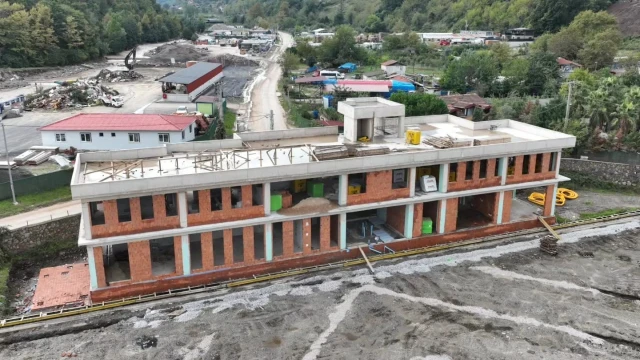 Gölcük Spor Kompleksi şekillenmeye başladı