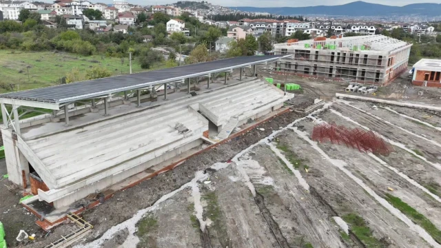 Gölcük Spor Kompleksi şekillenmeye başladı