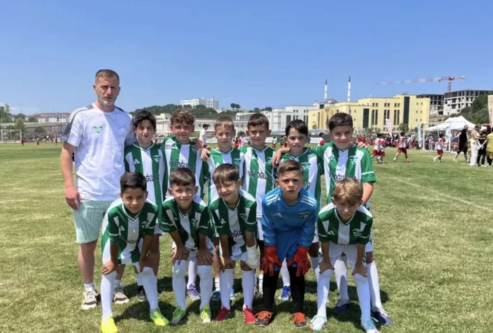 Hisareynspor altyapısından Yalova’da çifte başarı