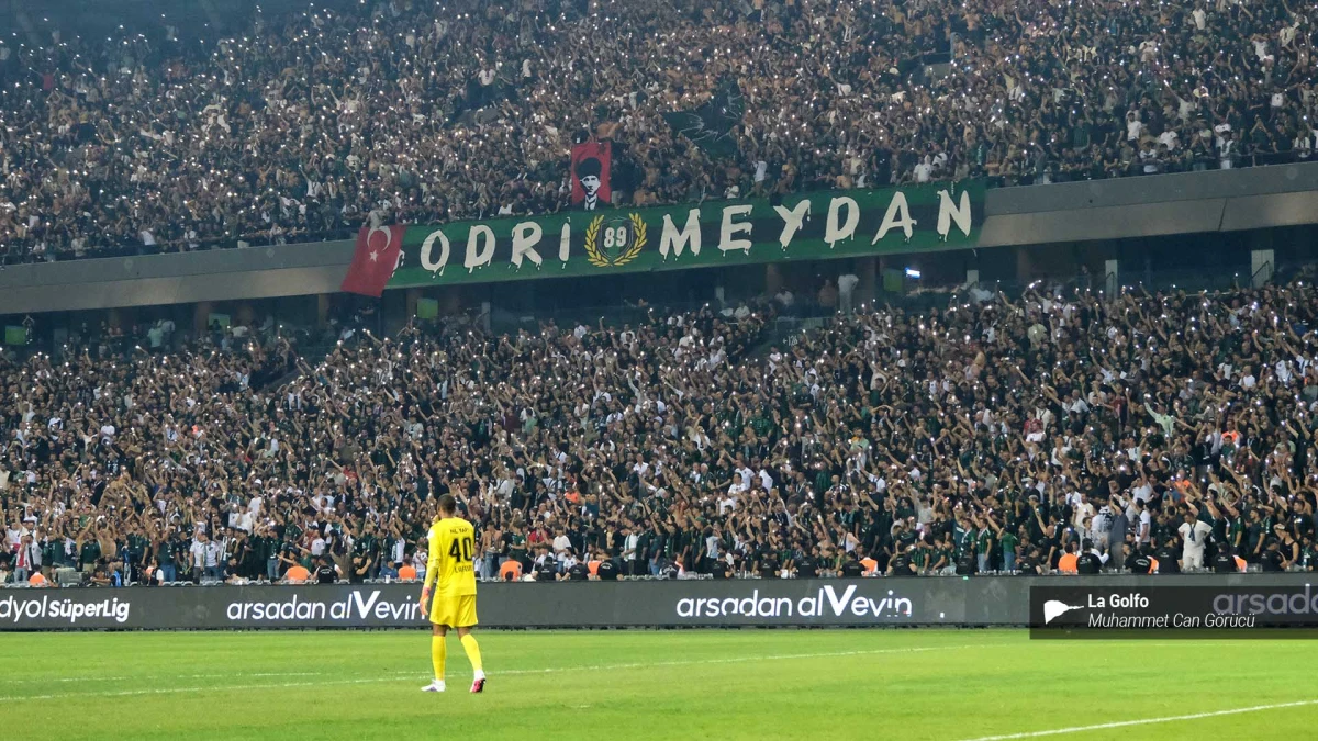 Hodri Meydan’dan Türkiye’ye örnek tribün