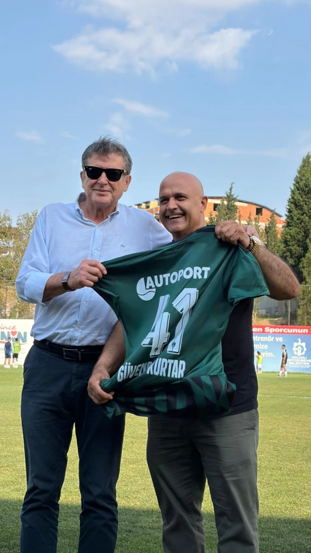 Kocaelispor’dan Ahmed Hassan ve Güvenç Kurtar’a özel jest