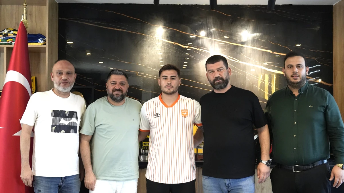 Kocaelispor'un eski futbolcusu Adana 01 FK ile anlaştı