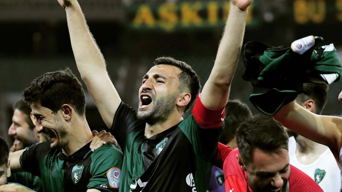 Kocaelispor’un eski stoperi Yusuf Abdioğlu yeni takımına imza attı