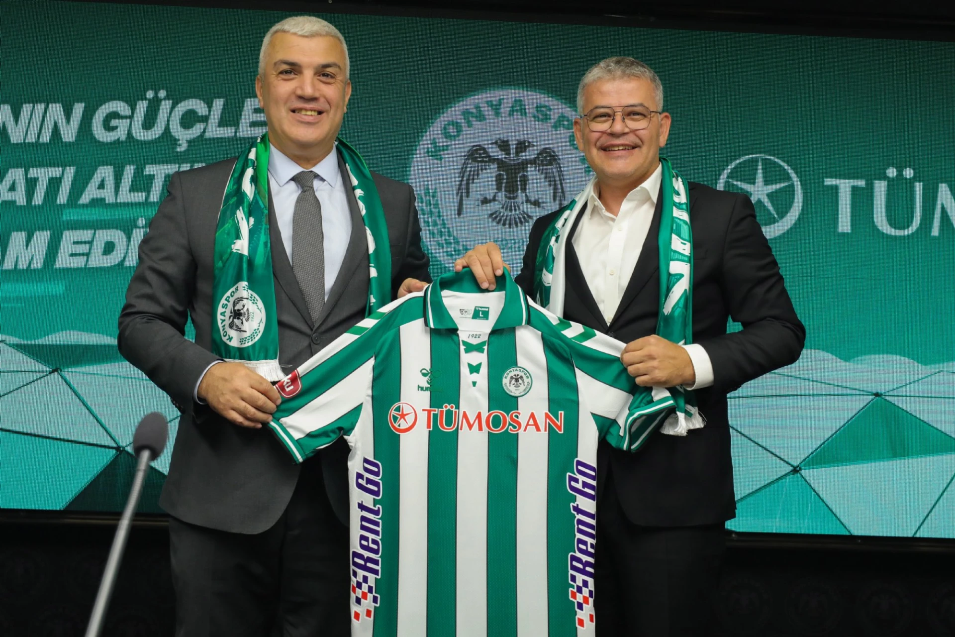 Konyaspor taraftarları sponsorlukta Kocaelispor'u örnek gösterdi