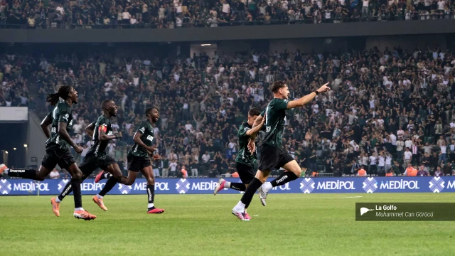 Sabah imzayı attı, akşam golünü!