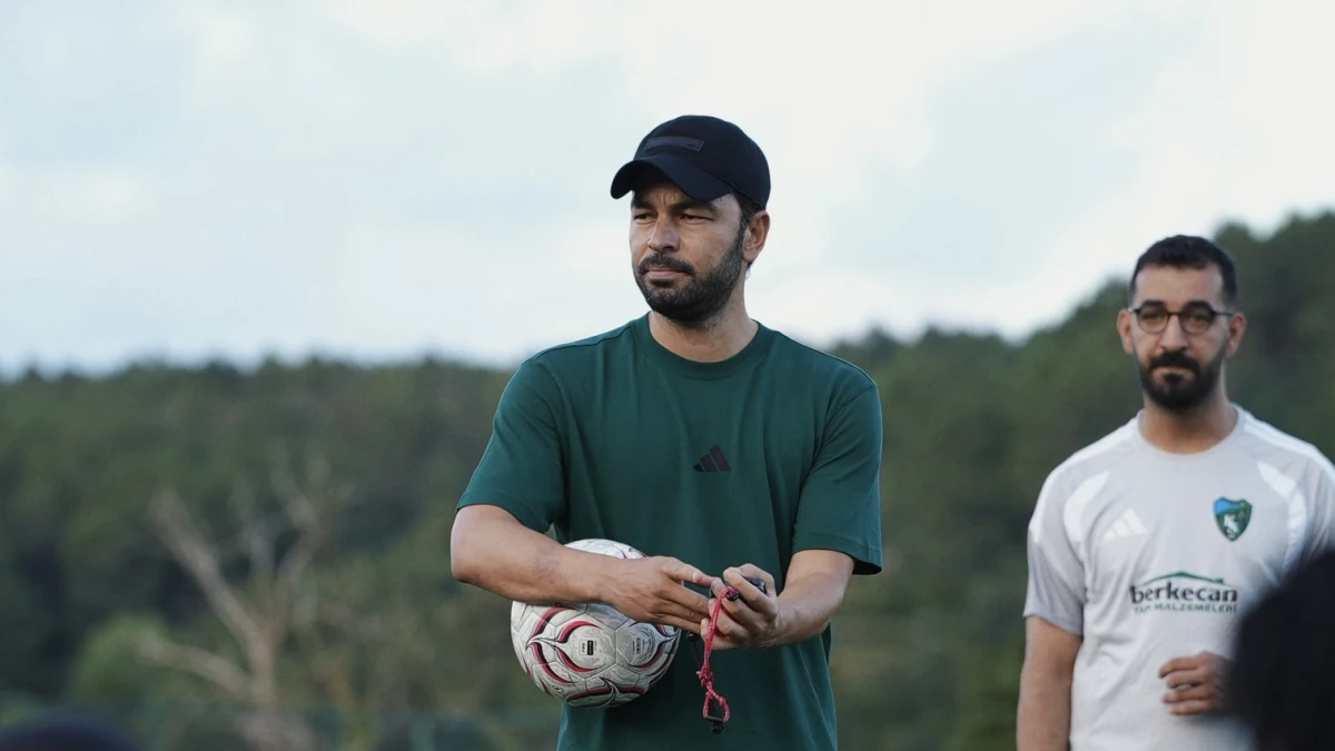 Selçuk İnan: Elimizdeki oyunculardan çıkmadan maalesef şu an transfer yapamıyoruz.