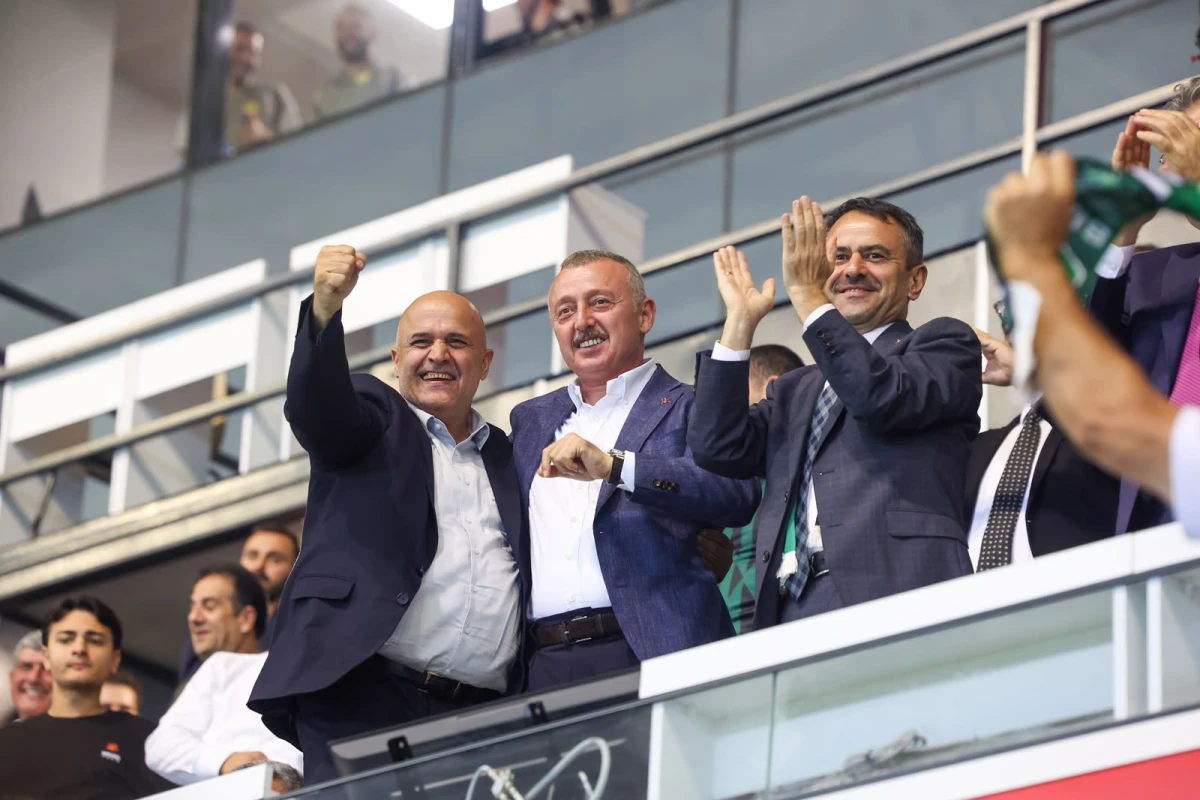 Tahir Büyükakın’dan Kocaelispor paylaşımı: “Her geçen hafta daha iyi olacağız”