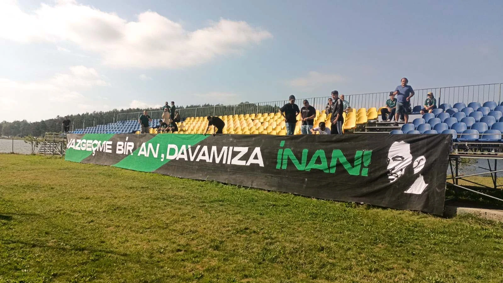 Topuk Yaylası’nda Selçuk İnan’a destek pankartı: “Davamıza inan!”