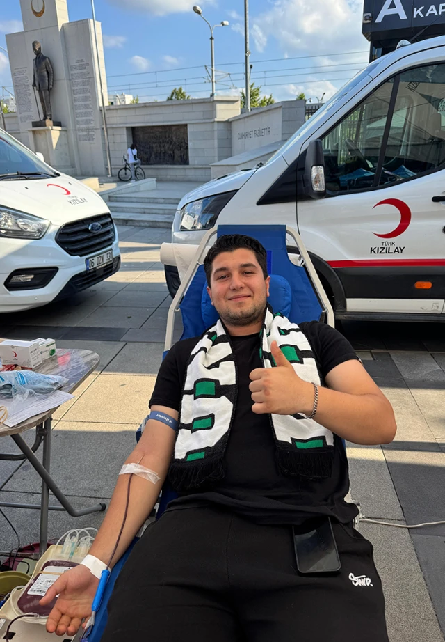 Üniversite Hodri Meydan’dan kan bağışına destek