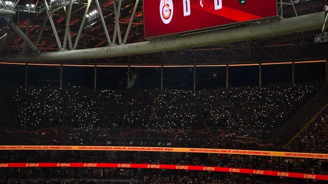 Yenilgiye rağmen bağrına bastılar: Kocaelispor tribünlere çağrıldı