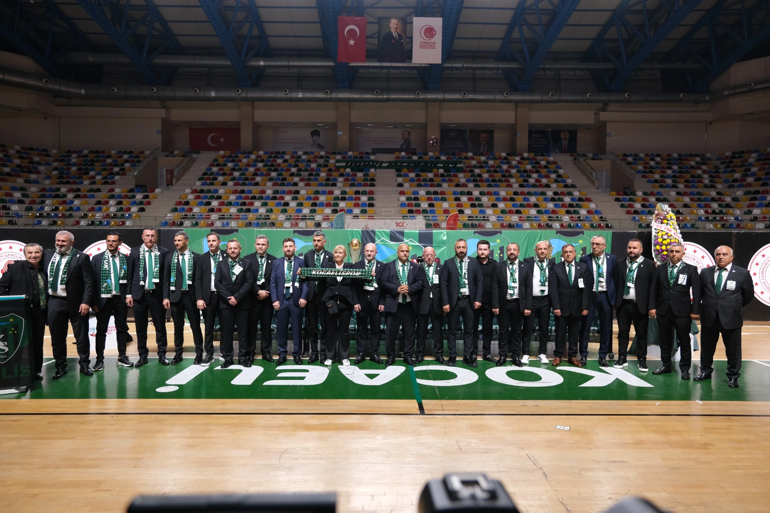 Protokol yerine tribün: Yönetim tribünde yerini alacak