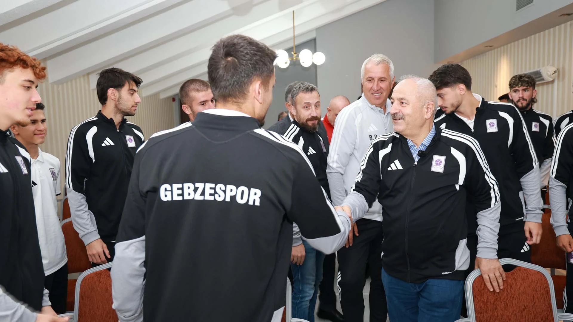 Zinnur Büyükgöz’den Gebzespor’un Bolu kampına ziyaret